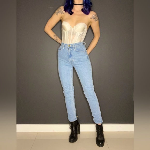 Vintage American Apparel High Waisted Light Wash Denim Mom Jeans - Picture 2 of 8